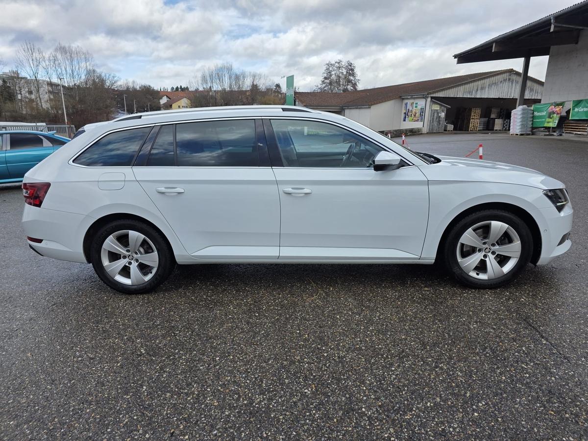 Skoda Superb Combi 4x4 / ACC / Ambiente /  HU 01/28