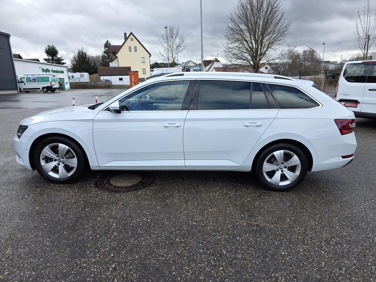 Skoda Superb Combi 4x4 / ACC / Ambiente /  HU 01/28