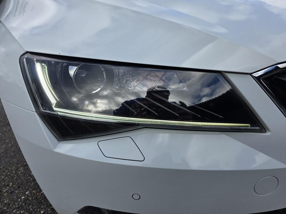 Skoda Superb Combi 4x4 / ACC / Ambiente /  HU 01/28