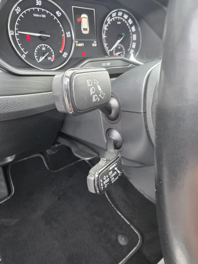 Skoda Superb Combi 4x4 / ACC / Ambiente /  HU 01/28