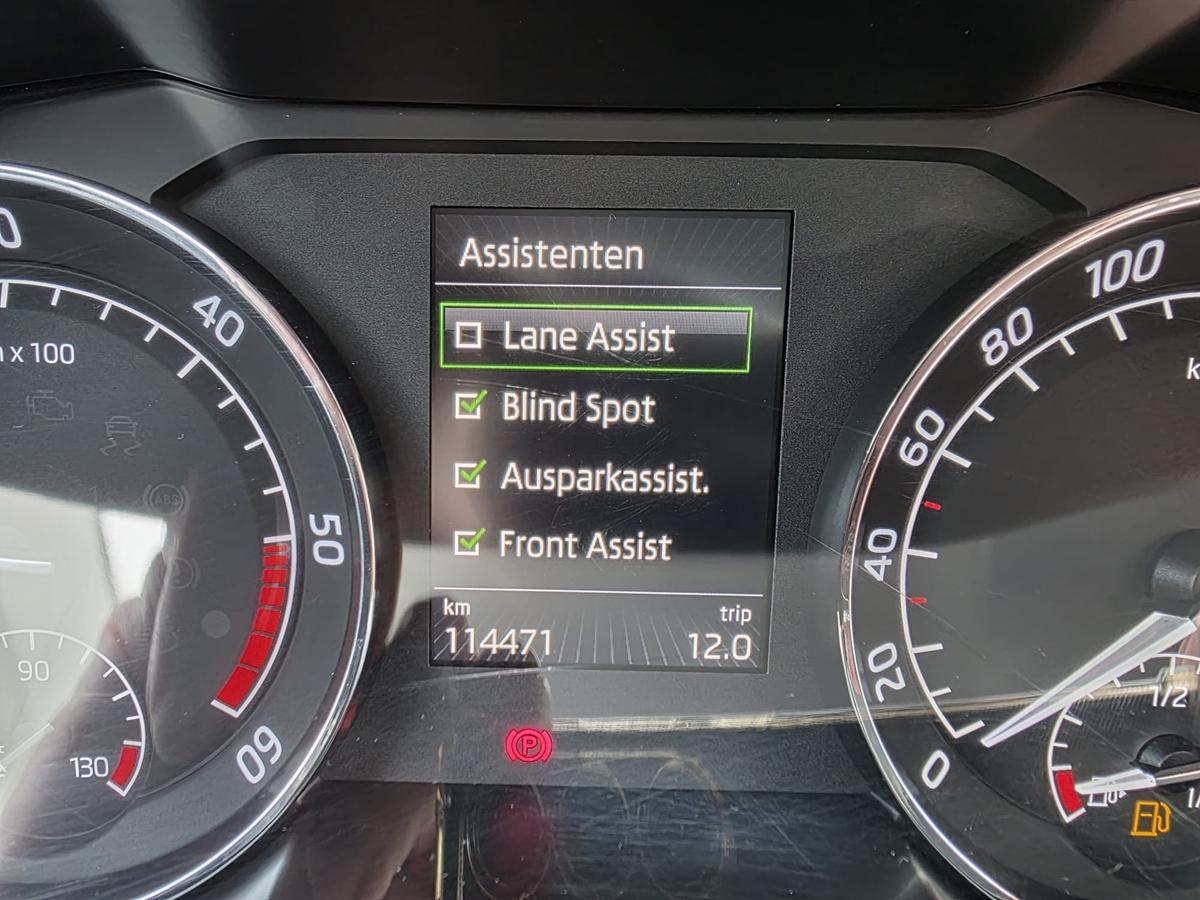 Skoda Superb Combi 4x4 / ACC / Ambiente /  HU 01/28