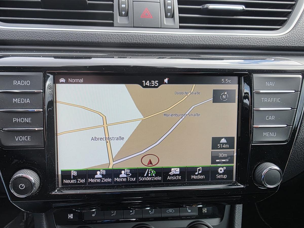 Skoda Superb Combi 4x4 / ACC / Ambiente /  HU 01/28