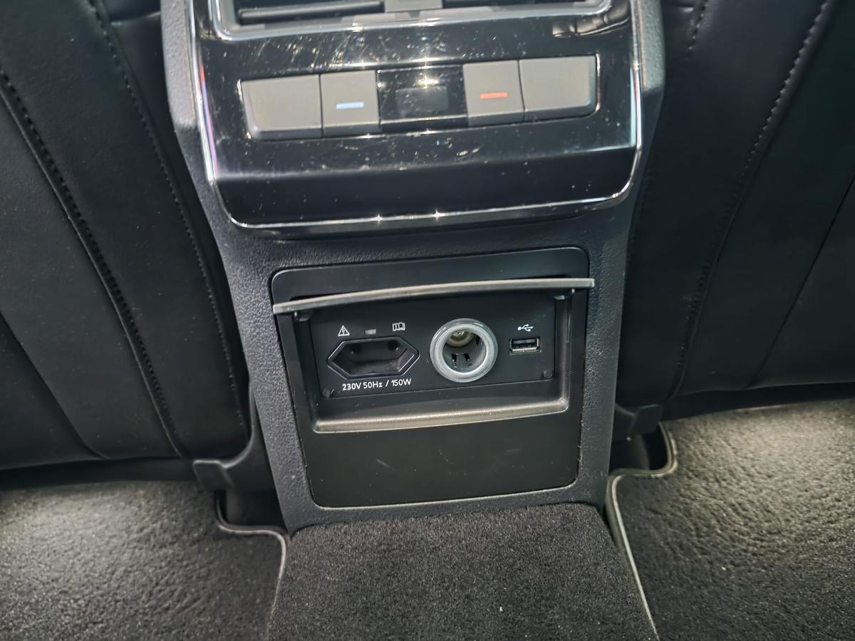 Skoda Superb Combi 4x4 / ACC / Ambiente /  HU 01/28