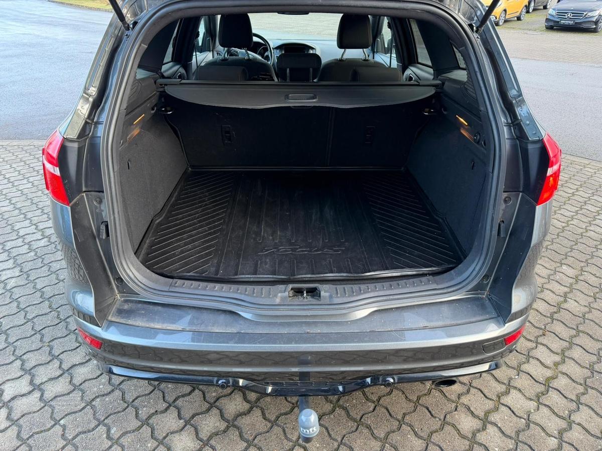 Ford Focus 1.5 ST-Line Automatik + Anhängerkupplung