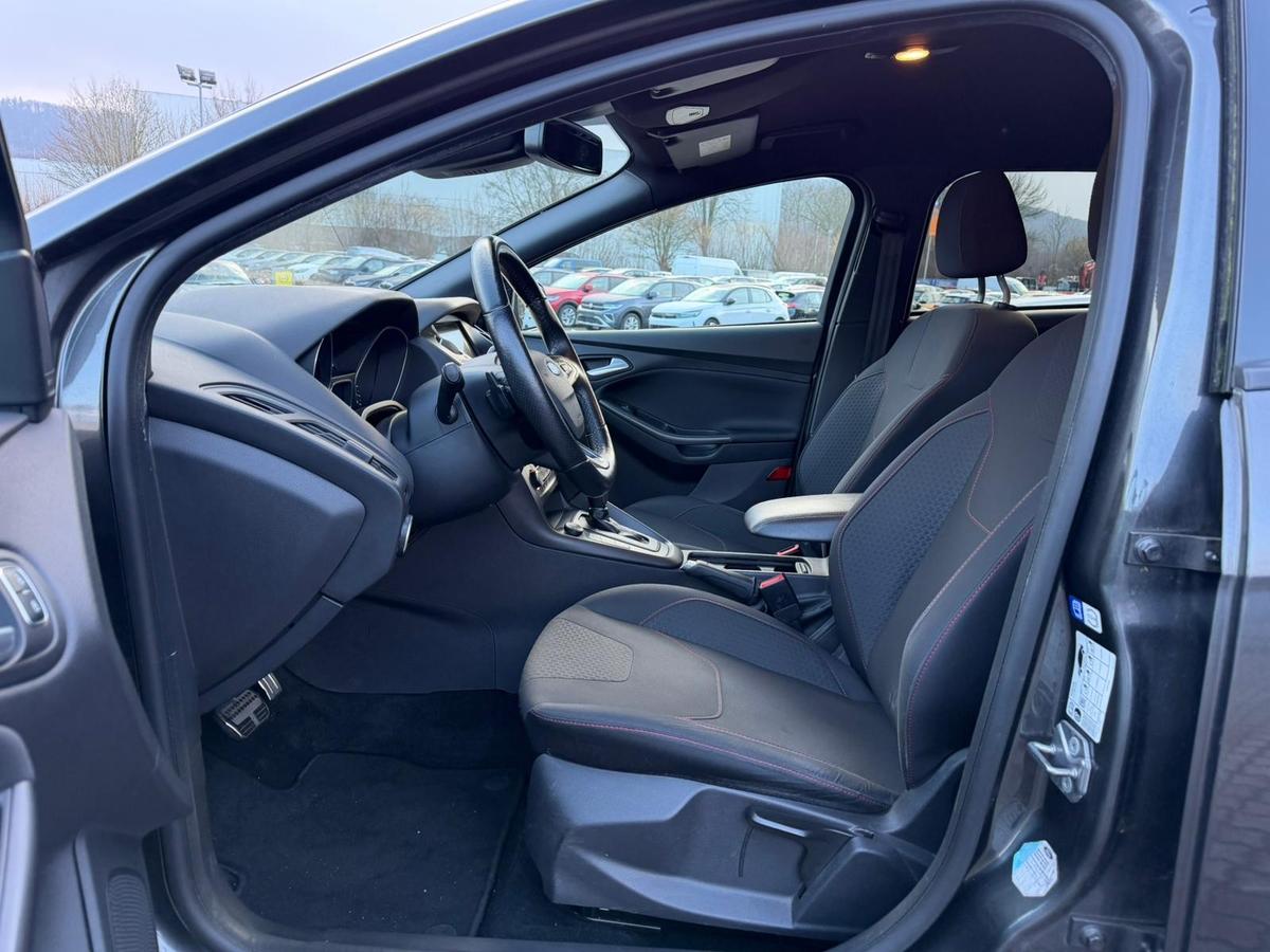 Ford Focus 1.5 ST-Line Automatik + Anhängerkupplung