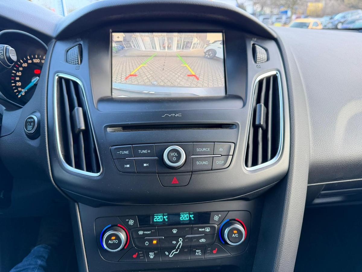 Ford Focus 1.5 ST-Line Automatik + Anhängerkupplung