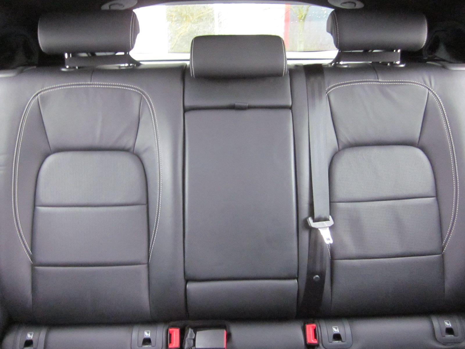 Jaguar SE EV320 BLACK PACK NAVI PANO STANDHZG HUD