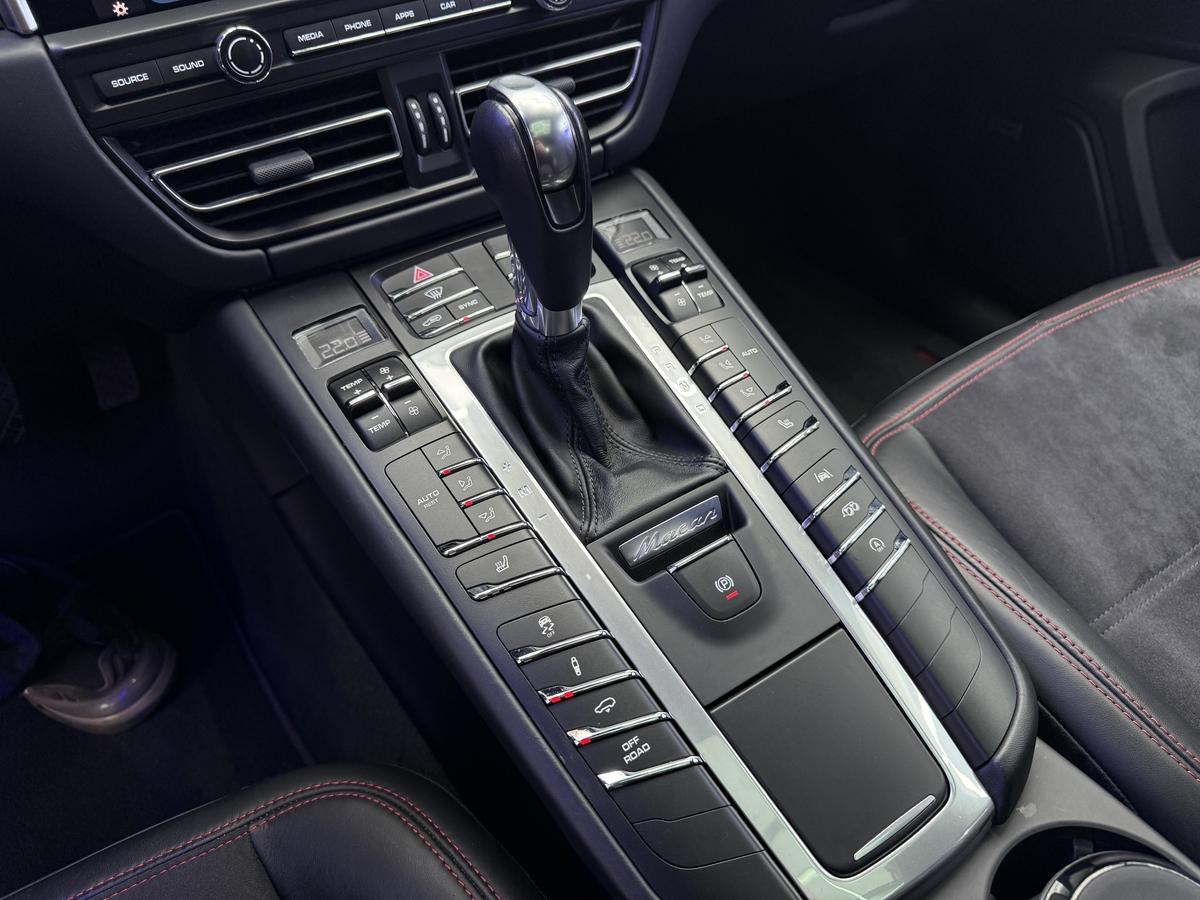 Porsche Macan GTS PDLS+ CHRONO PASM BOSE
