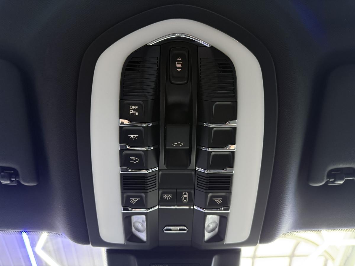 Porsche Macan GTS PDLS+ CHRONO PASM BOSE