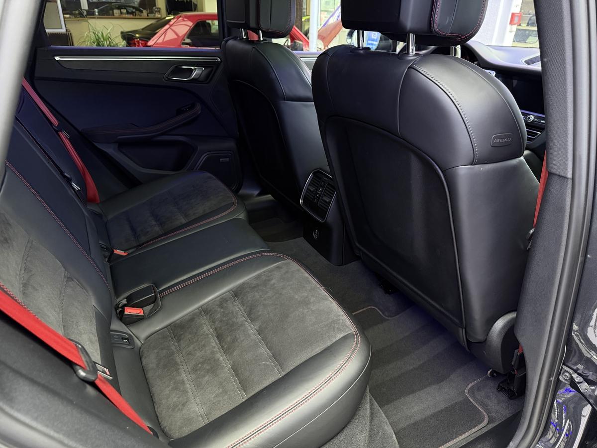 Porsche Macan GTS PDLS+ CHRONO PASM BOSE