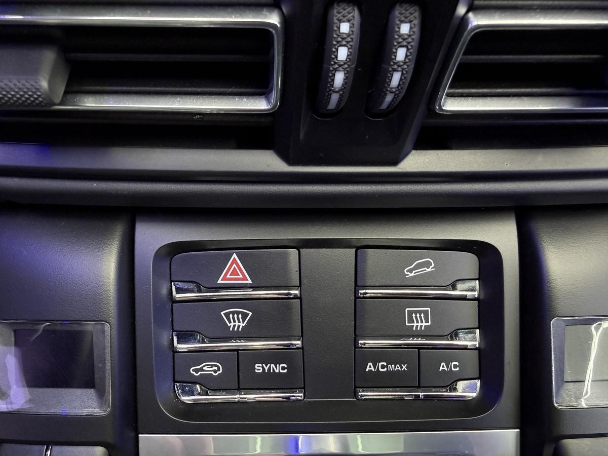 Porsche Macan GTS PDLS+ CHRONO PASM BOSE