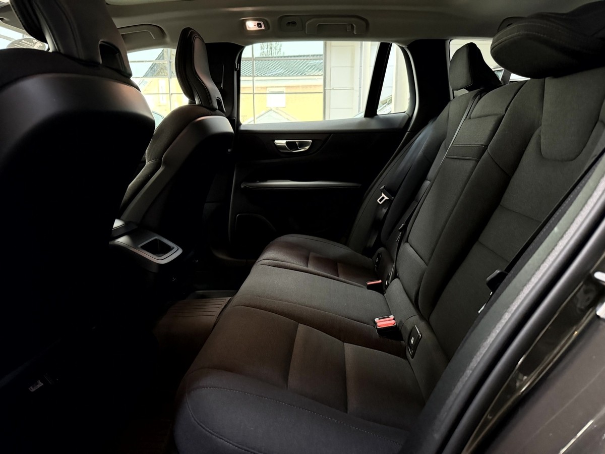Volvo V60 Cross Country  B5 AWD LED Pano AHK 