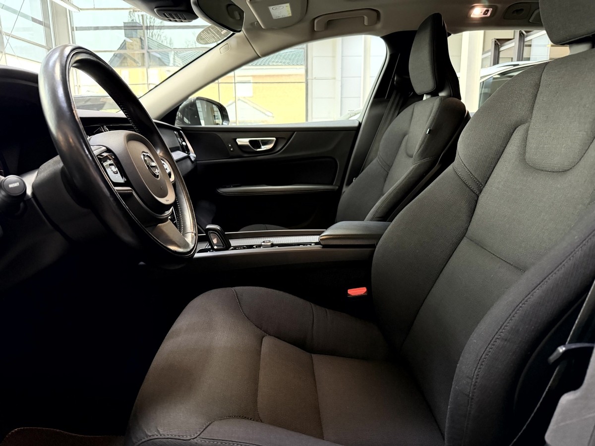Volvo V60 Cross Country  B5 AWD LED Pano AHK 