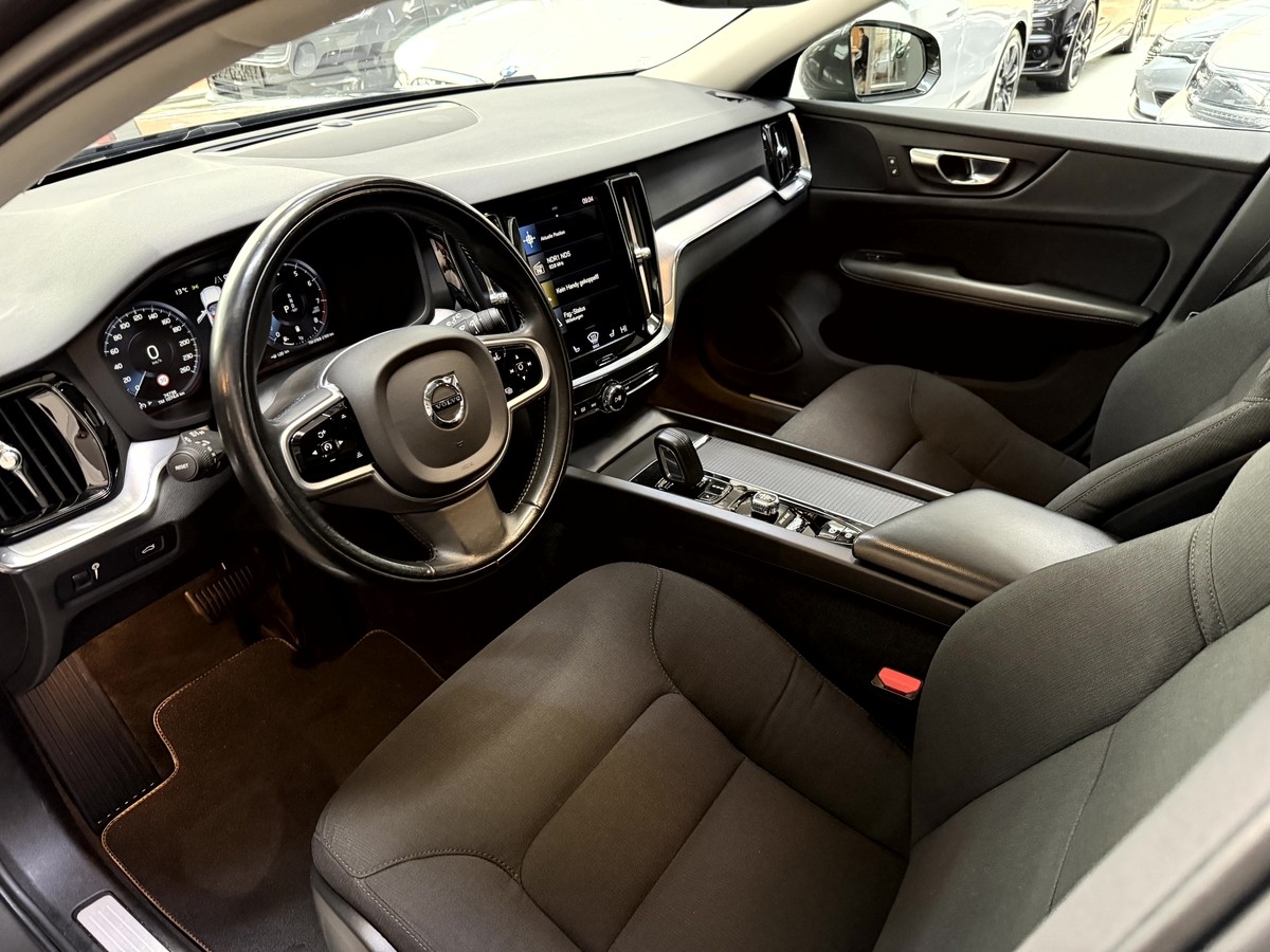 Volvo V60 Cross Country  B5 AWD LED Pano AHK 