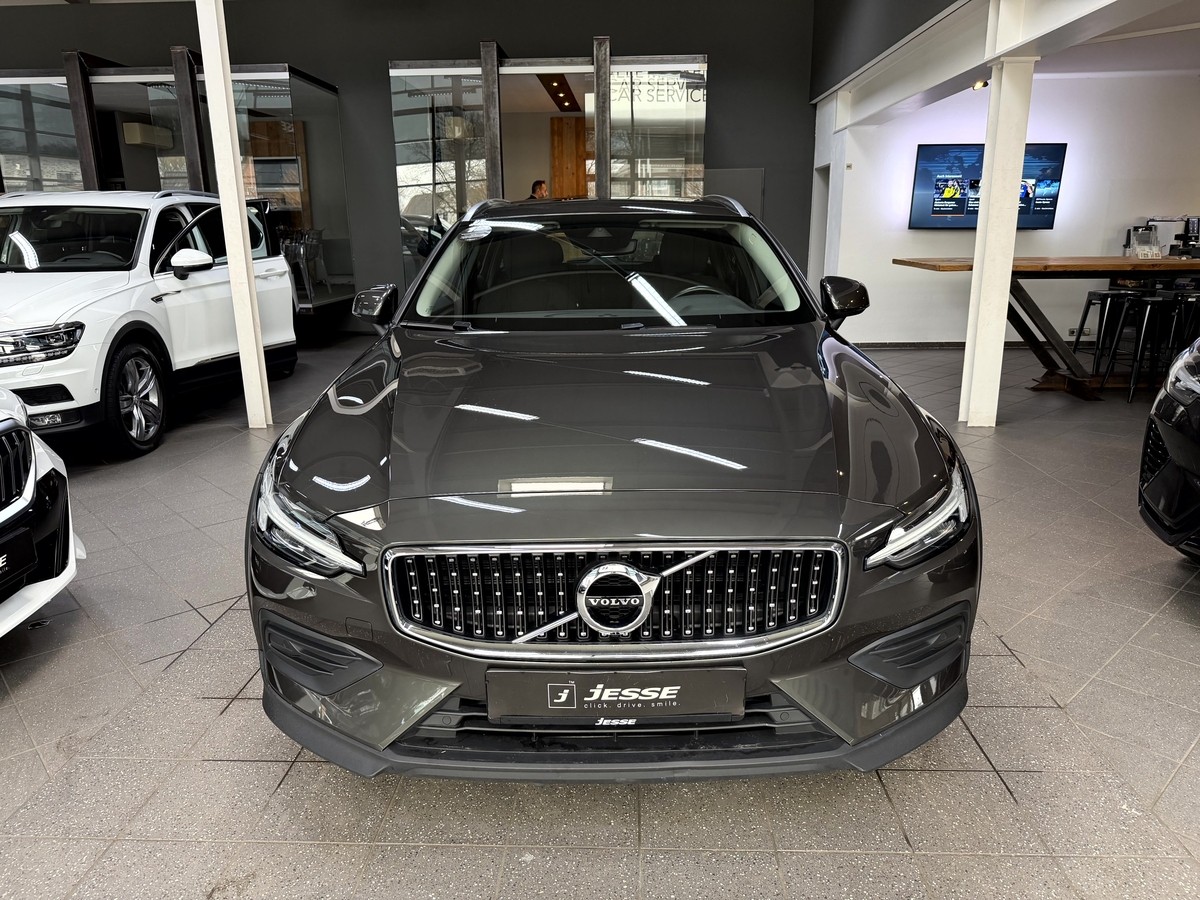 Volvo V60 Cross Country  B5 AWD LED Pano AHK 