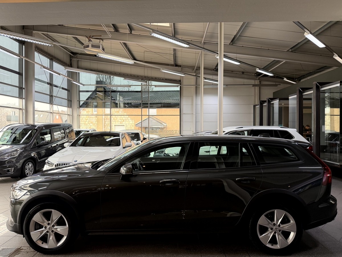 Volvo V60 Cross Country  B5 AWD LED Pano AHK 