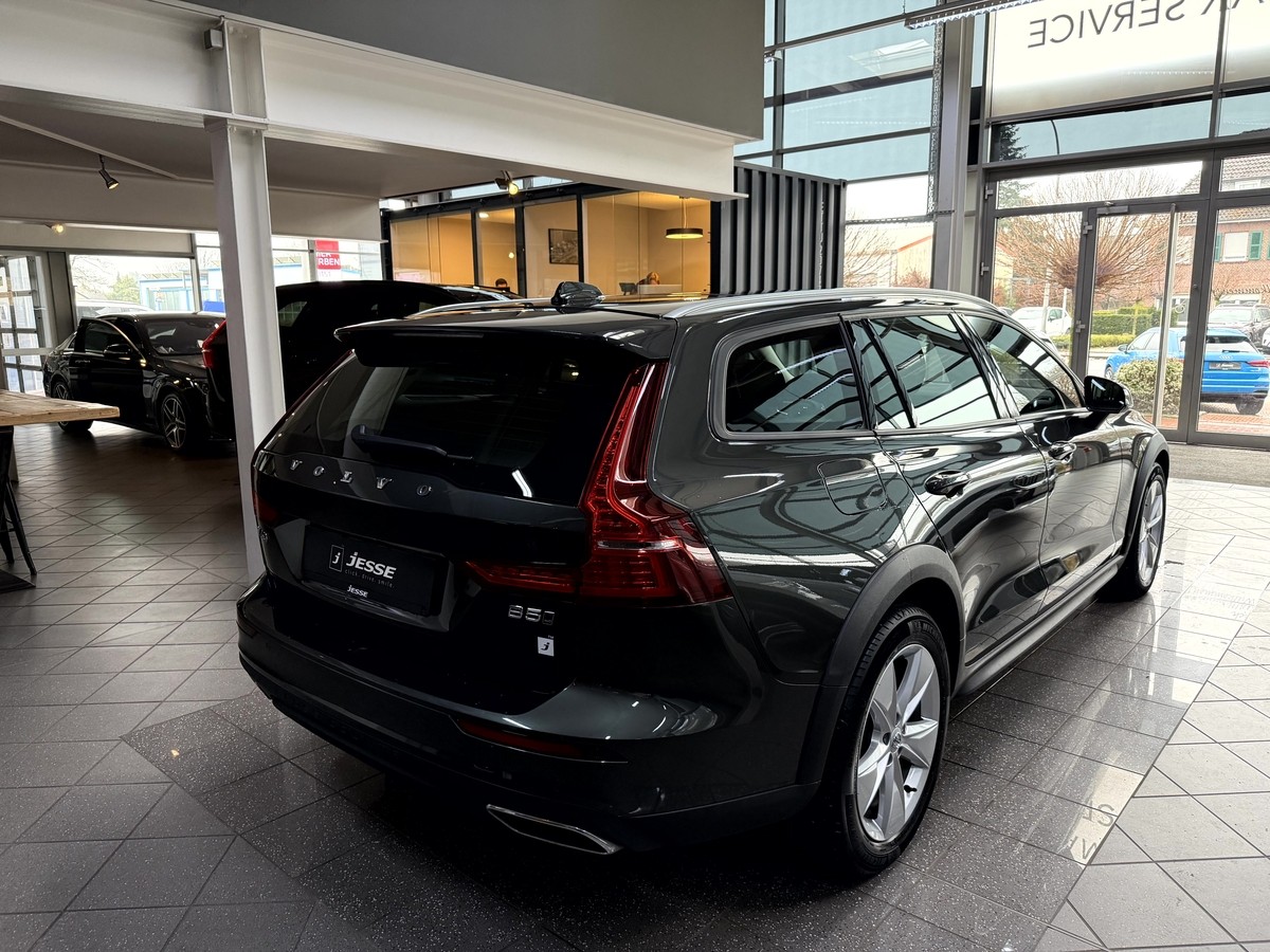 Volvo V60 Cross Country  B5 AWD LED Pano AHK 