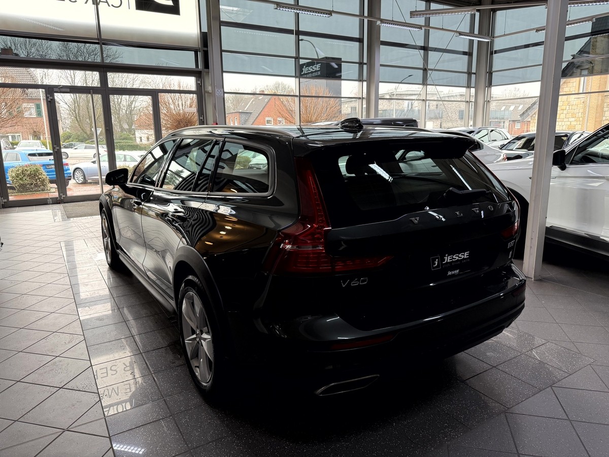 Volvo V60 Cross Country  B5 AWD LED Pano AHK 