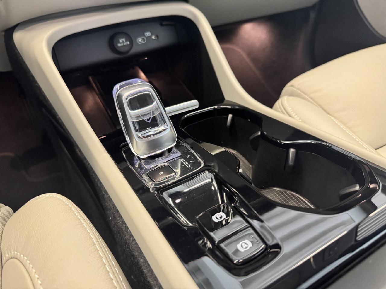 Volvo XC40 XC40 Ultimate Dark 2WD