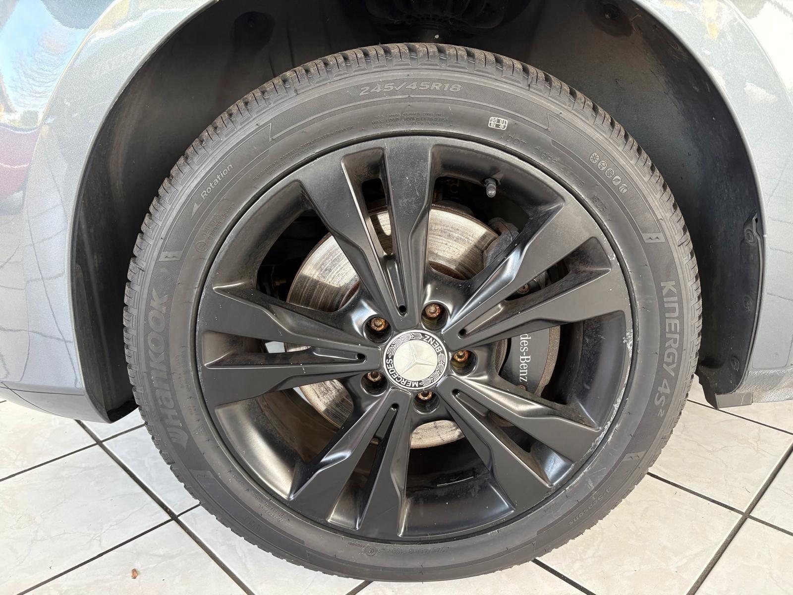 Mercedes-Benz V 220 V220  250CDI AVANTGARDE EDITION lang im Kundena.