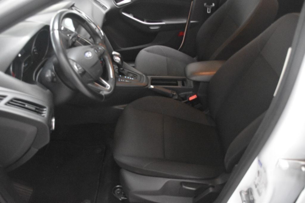 Ford Focus Turnier Cool & Connect Autom.  Navi Kamera