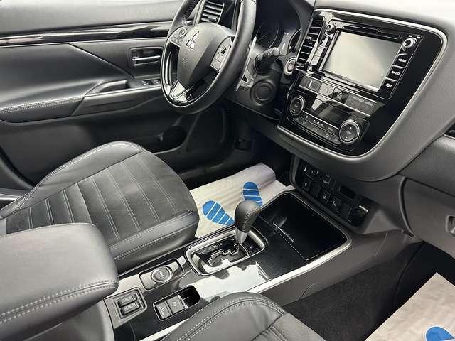 Mitsubishi Outlander Diamant Edition 4WD 