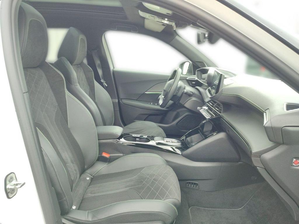 Peugeot 2008 e- GT-Pack -SITZHEIZUNG+NAVIGATION+TEMPOMAT-