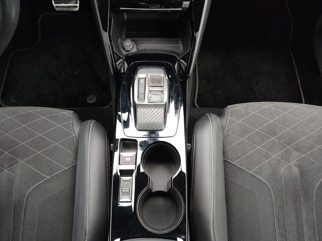 Peugeot 2008 e- GT-Pack -SITZHEIZUNG+NAVIGATION+TEMPOMAT-