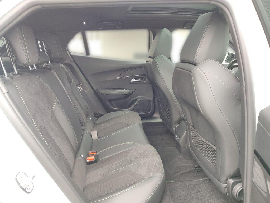 Peugeot 2008 e- GT-Pack -SITZHEIZUNG+NAVIGATION+TEMPOMAT-
