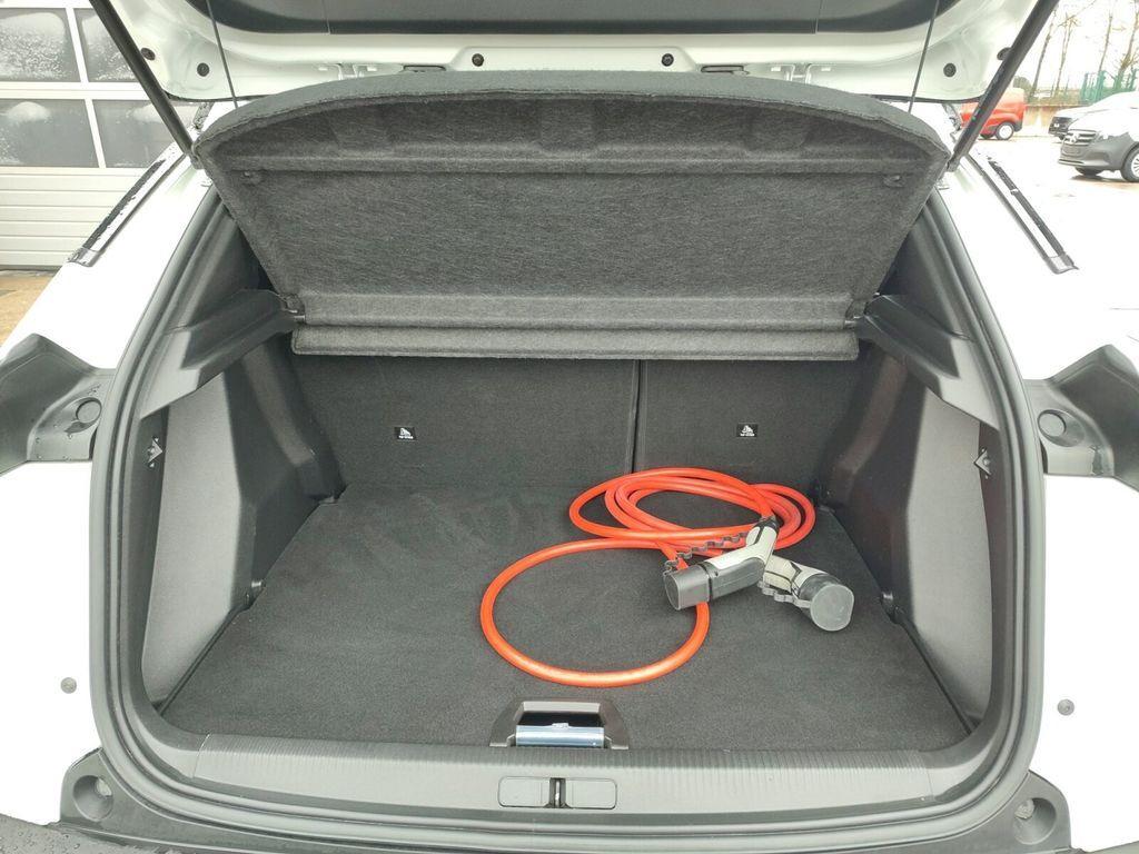 Peugeot 2008 e- GT-Pack -SITZHEIZUNG+NAVIGATION+TEMPOMAT-