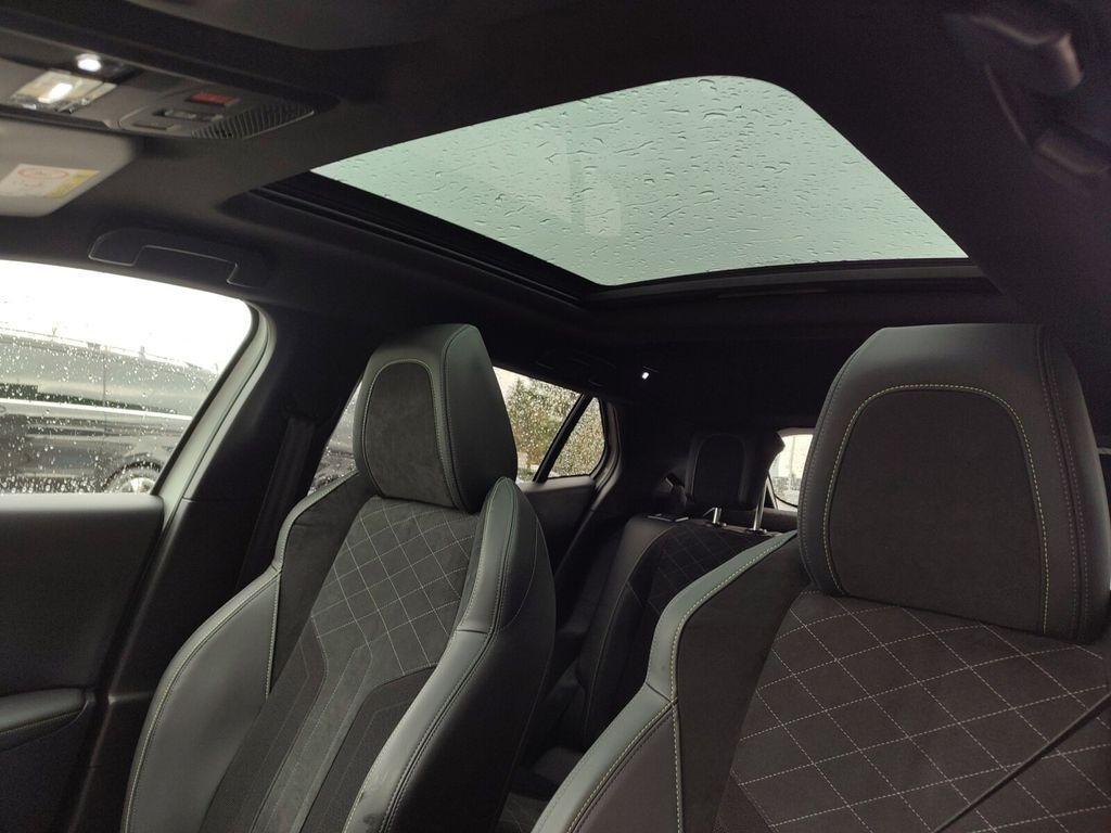 Peugeot 2008 e- GT-Pack -SITZHEIZUNG+NAVIGATION+TEMPOMAT-