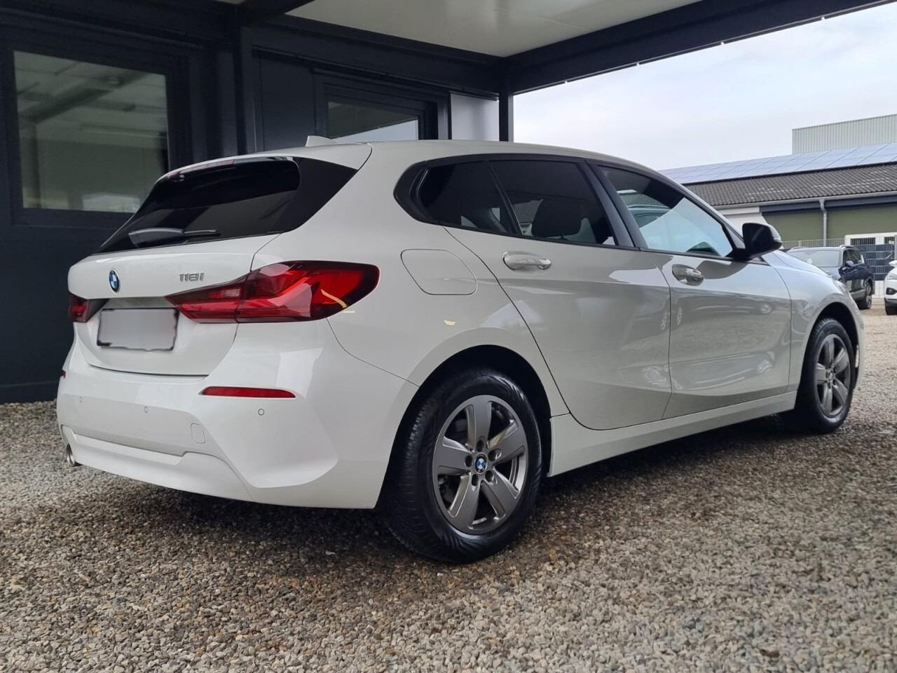 BMW 118 i Advantage,LIVE COCKPITLED,SHZ,LENKRADH,DAB