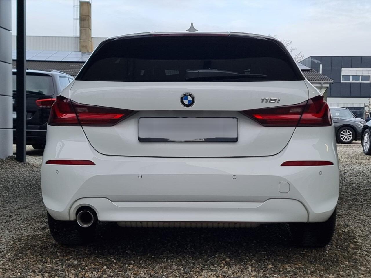 BMW 118 i Advantage,LIVE COCKPITLED,SHZ,LENKRADH,DAB