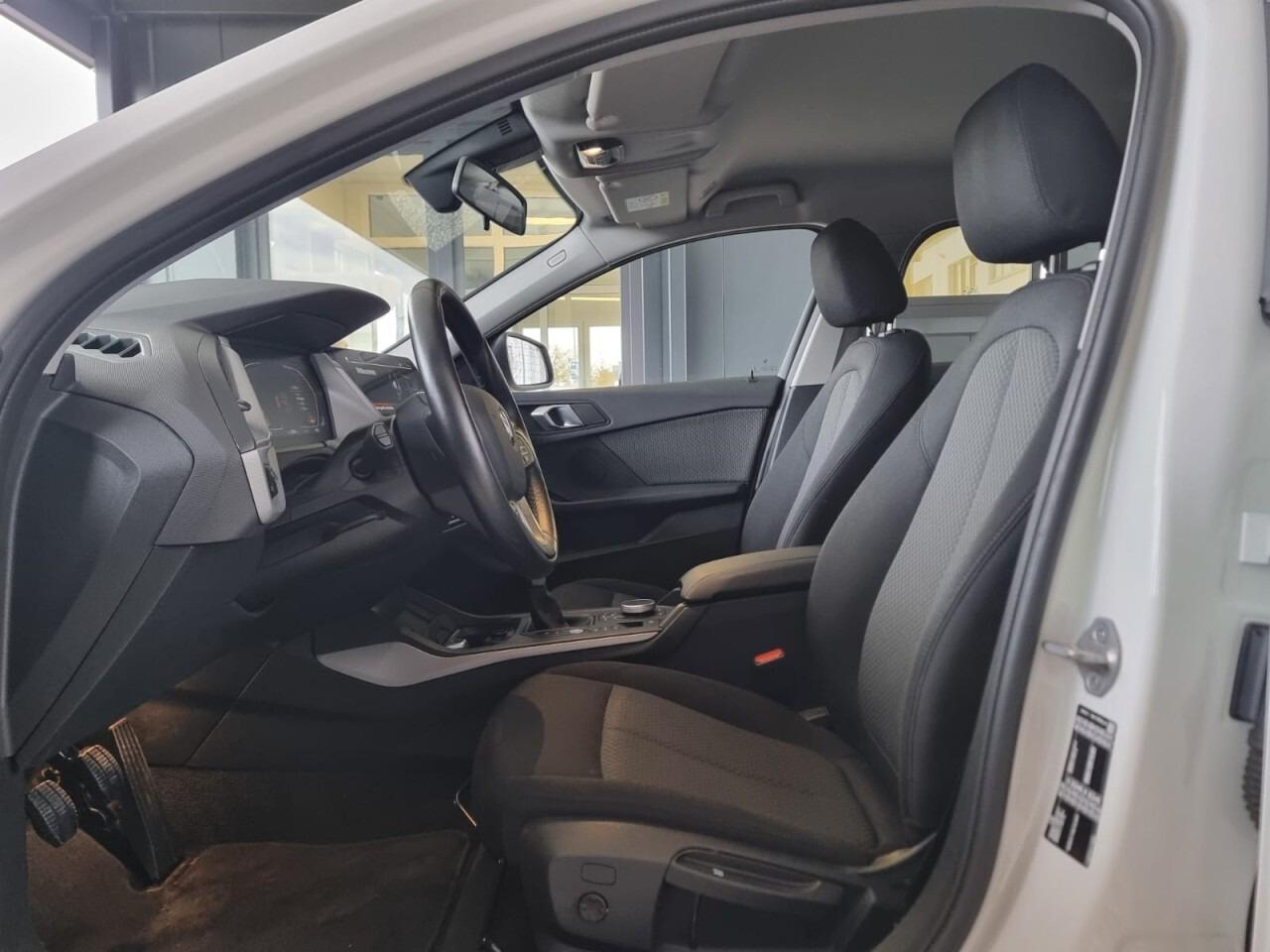 BMW 118 i Advantage,LIVE COCKPITLED,SHZ,LENKRADH,DAB