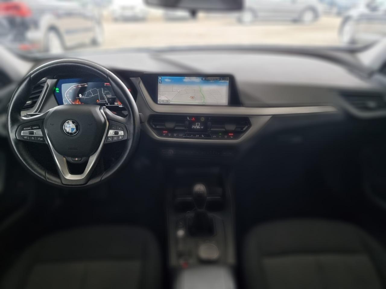 BMW 118 i Advantage,LIVE COCKPITLED,SHZ,LENKRADH,DAB