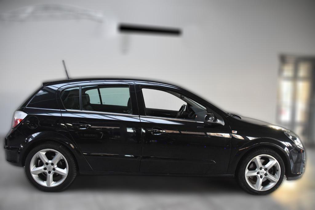 Opel Astra H Lim Cosmo Navi Leder Sitzheiz Tempo PDC