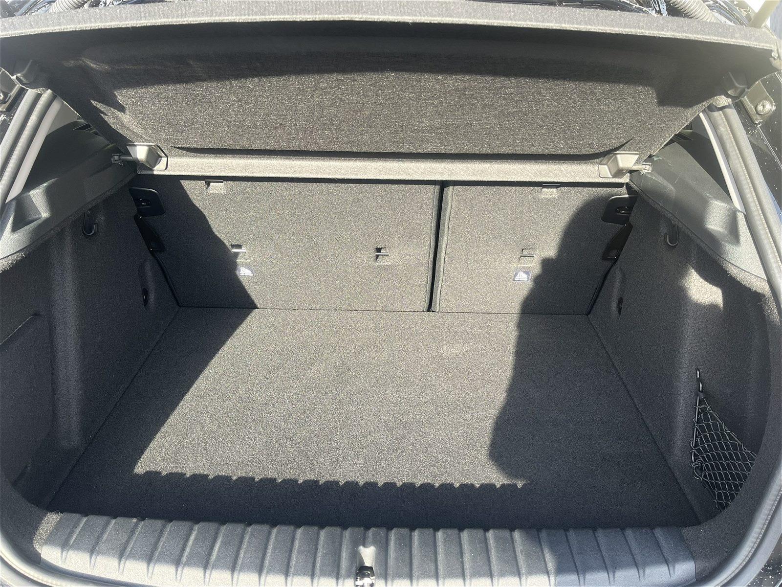 BMW 116 SPORT LINE LC PROF LED AHK GRA PDC SHZG DAB WLAN