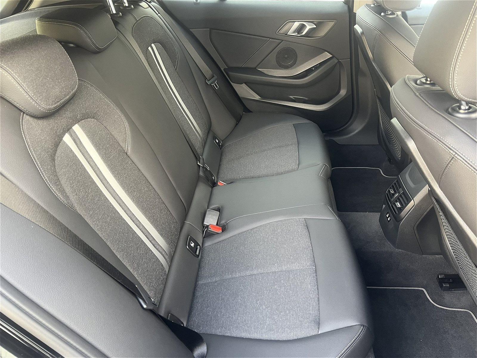 BMW 116 SPORT LINE LC PROF LED AHK GRA PDC SHZG DAB WLAN