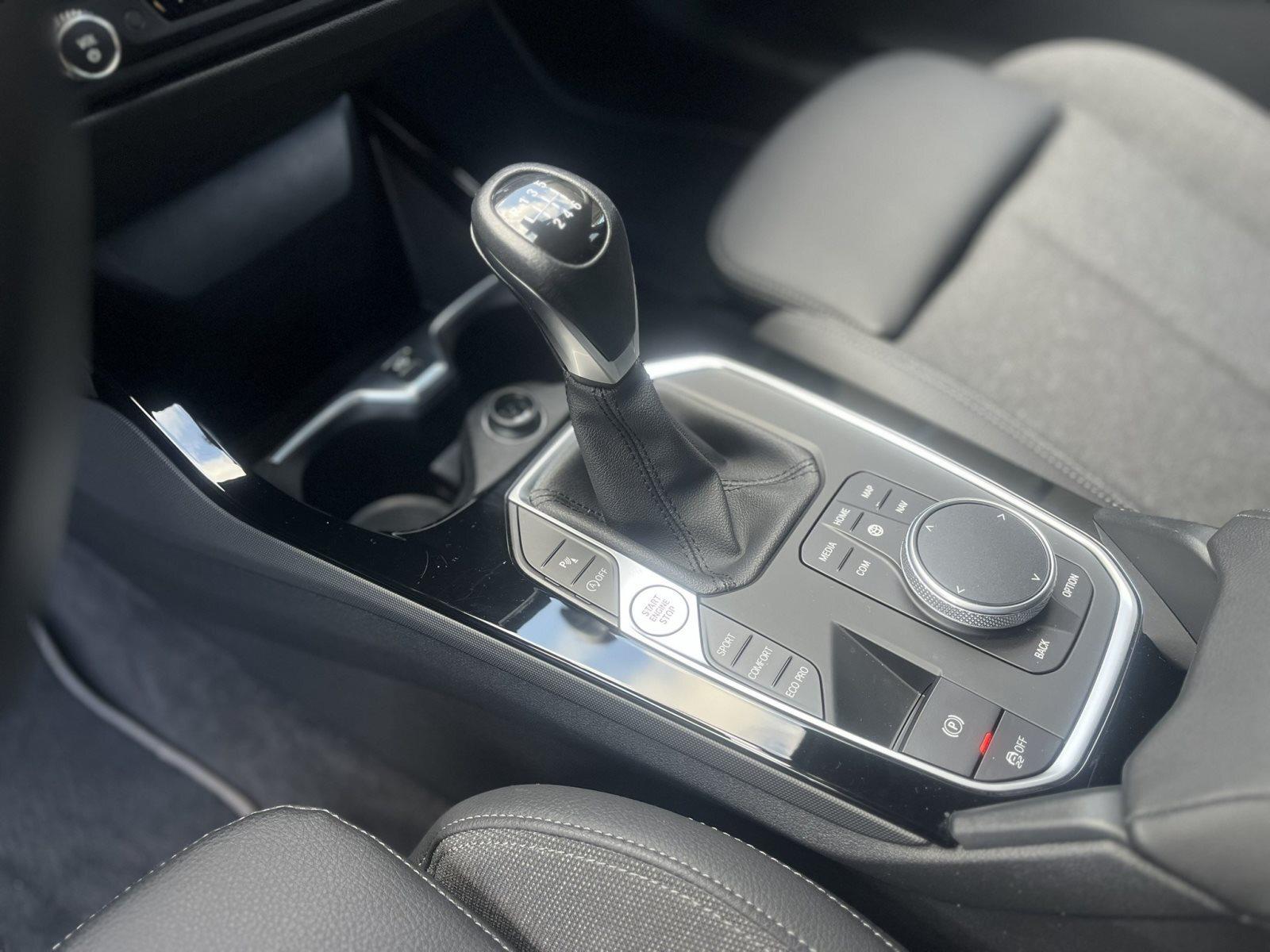 BMW 116 SPORT LINE LC PROF LED AHK GRA PDC SHZG DAB WLAN