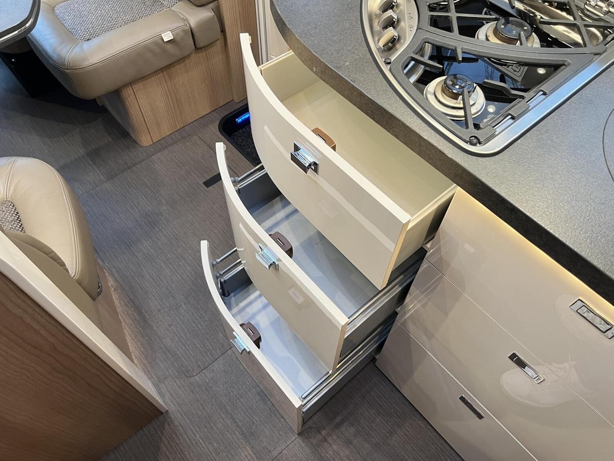 Carthago c-tourer T 143 LE LED+ACC+TV+Kamera+Markise+