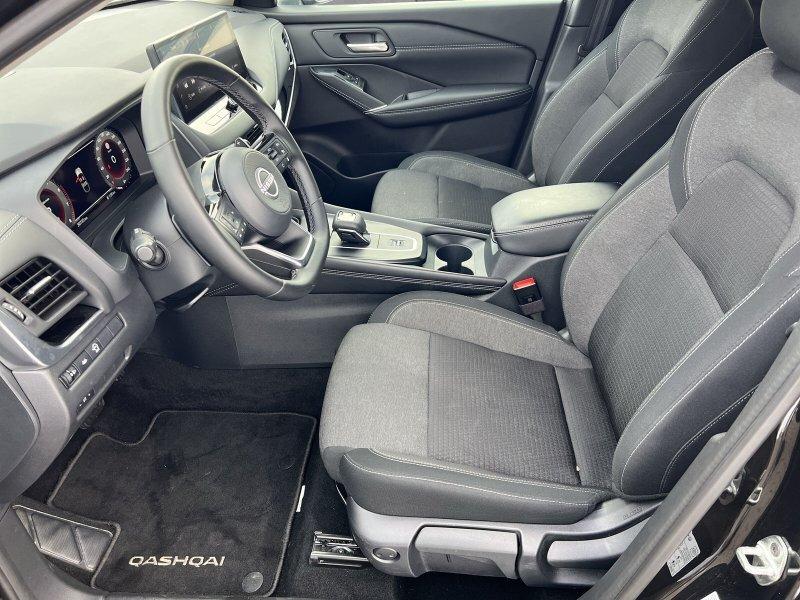 Nissan Qashqai 1.3 DIG-T CVT N-Connecta+Winterpaket+GJR+LED