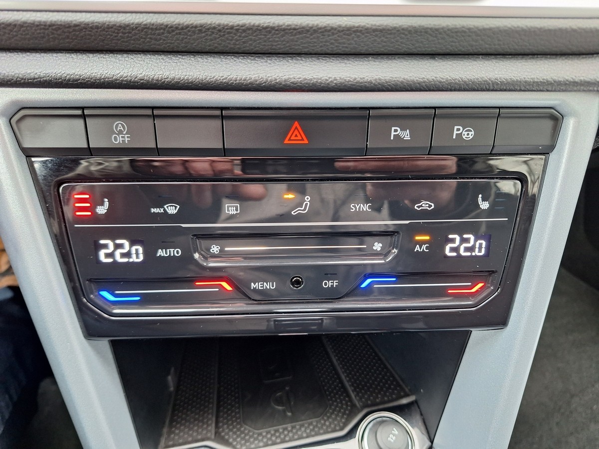 Volkswagen T-Roc 1.5 TSI Goal*AUTOMATIK*LED*SITZHEIZUNG*ACC*ALLWETTER