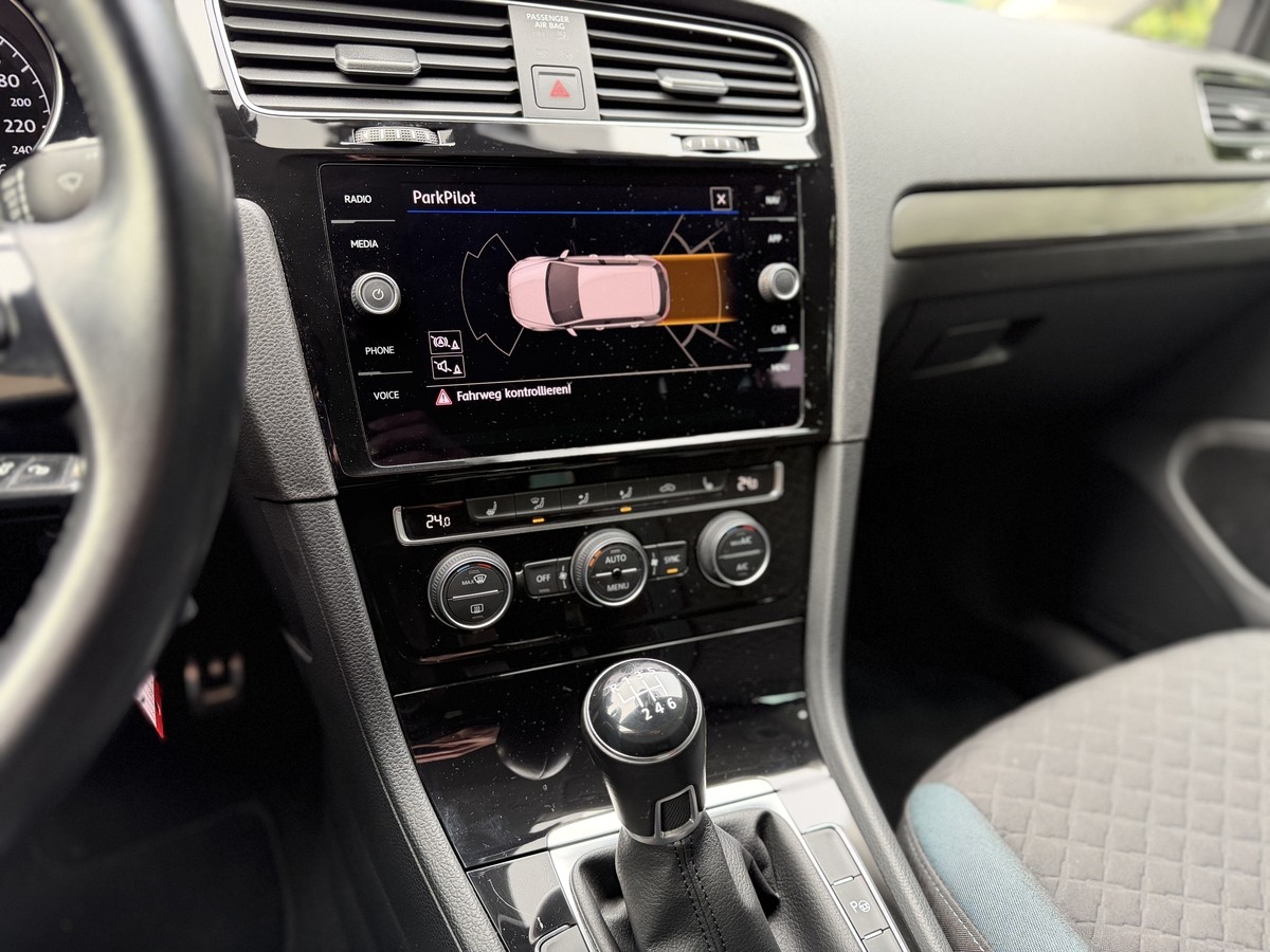 Volkswagen Golf VII 1.0 TSI IQ.DRIVE OPF/NAVI/Spurhalte/LED/ACC/Frontas