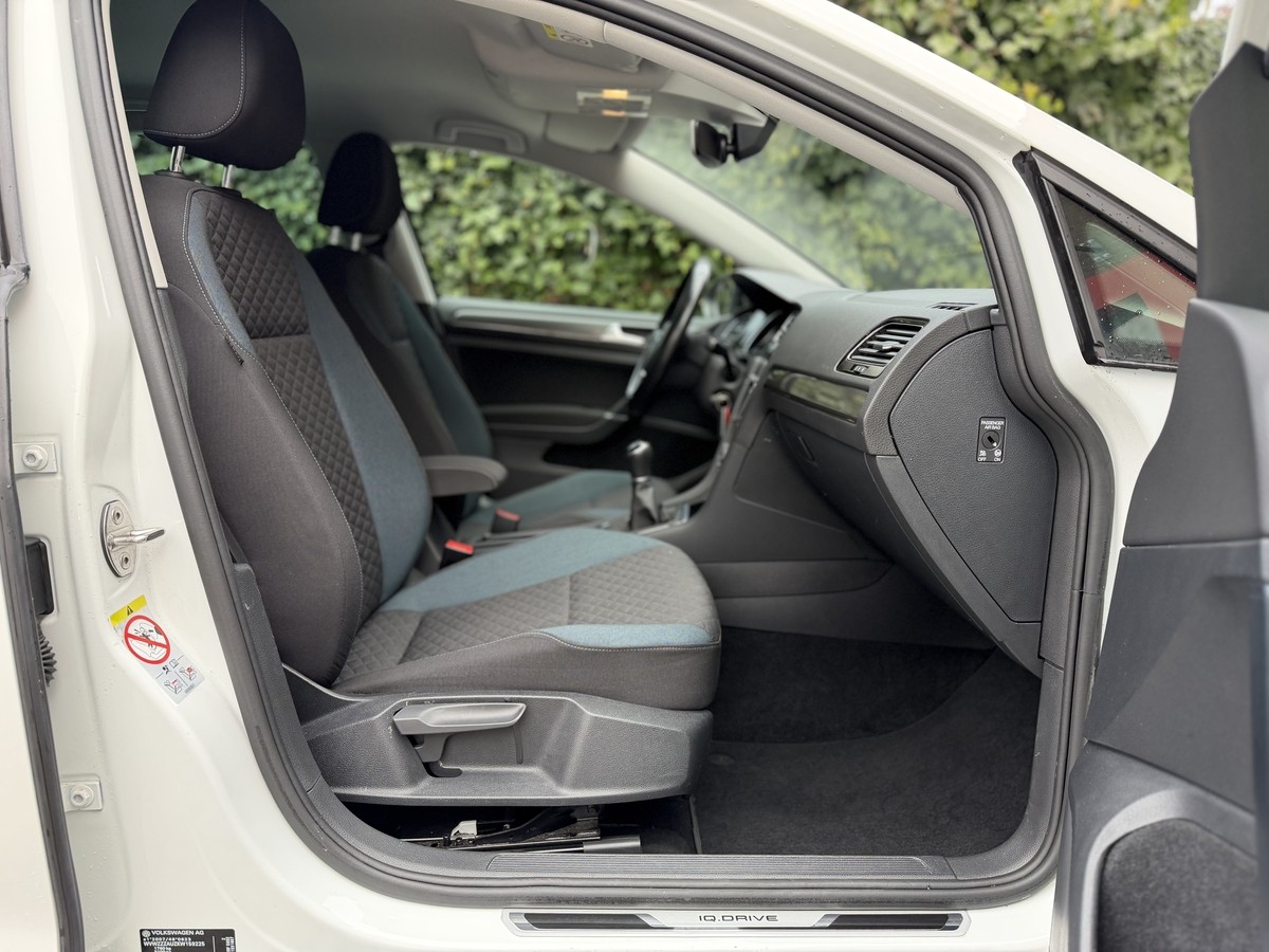 Volkswagen Golf VII 1.0 TSI IQ.DRIVE OPF/NAVI/Spurhalte/LED/ACC/Frontas