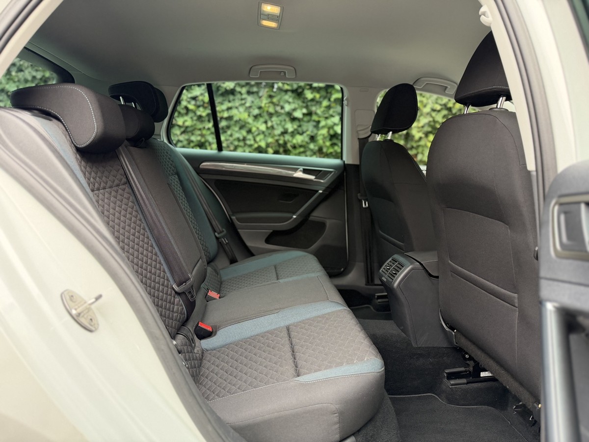 Volkswagen Golf VII 1.0 TSI IQ.DRIVE OPF/NAVI/Spurhalte/LED/ACC/Frontas