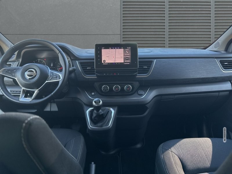 Nissan Primastar 2,8t dCi 150 L1H1 Tekna 8-Sitzer Navi+SHZ