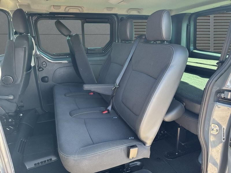 Nissan Primastar 2,8t dCi 150 L1H1 Tekna 8-Sitzer Navi+SHZ