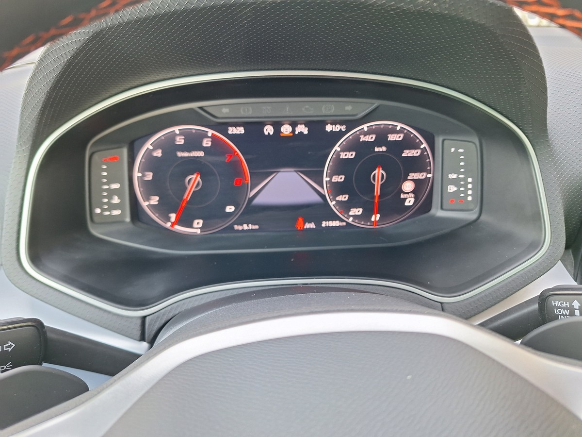 Seat Arona 1.5 TSI FR*AUTOMATIK*ALCANTARA*LED*ACC*KAMERA*CARPLAY*