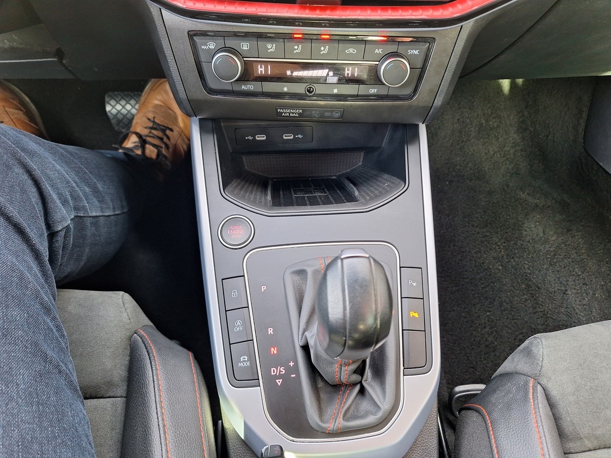 Seat Arona 1.5 TSI FR*AUTOMATIK*ALCANTARA*LED*ACC*KAMERA*CARPLAY*