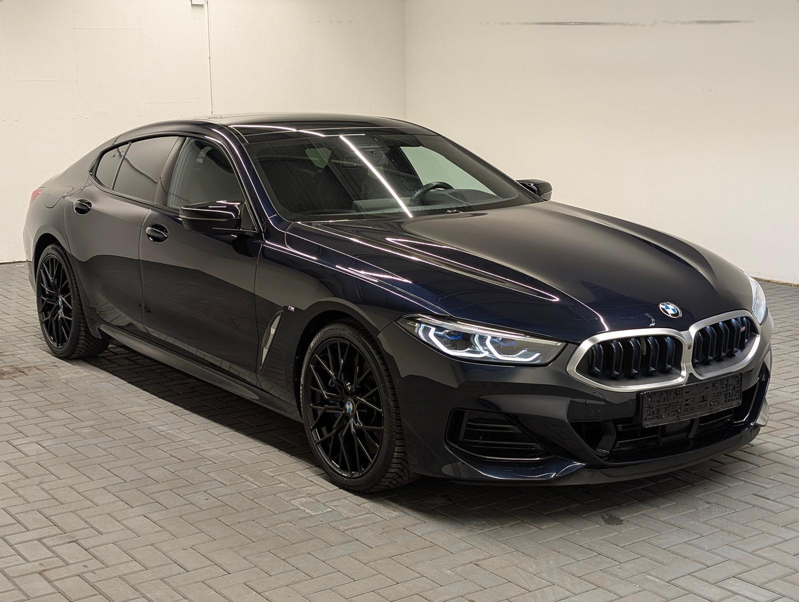 BMW M850 i xDrive Laser/Navi/Pano/H.-K./360°/HUD/20LM